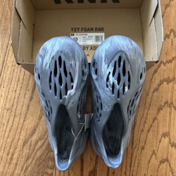 Adidas Runner Foam Size 10