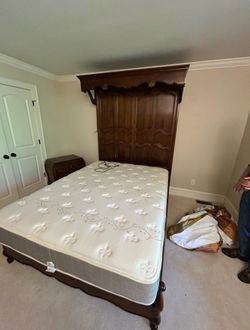 Queen Bed Set  5 Pieces 