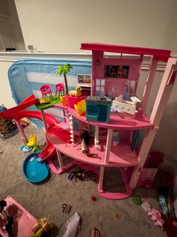 Barbie DreamHouse