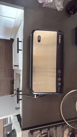 Vacuum sealer