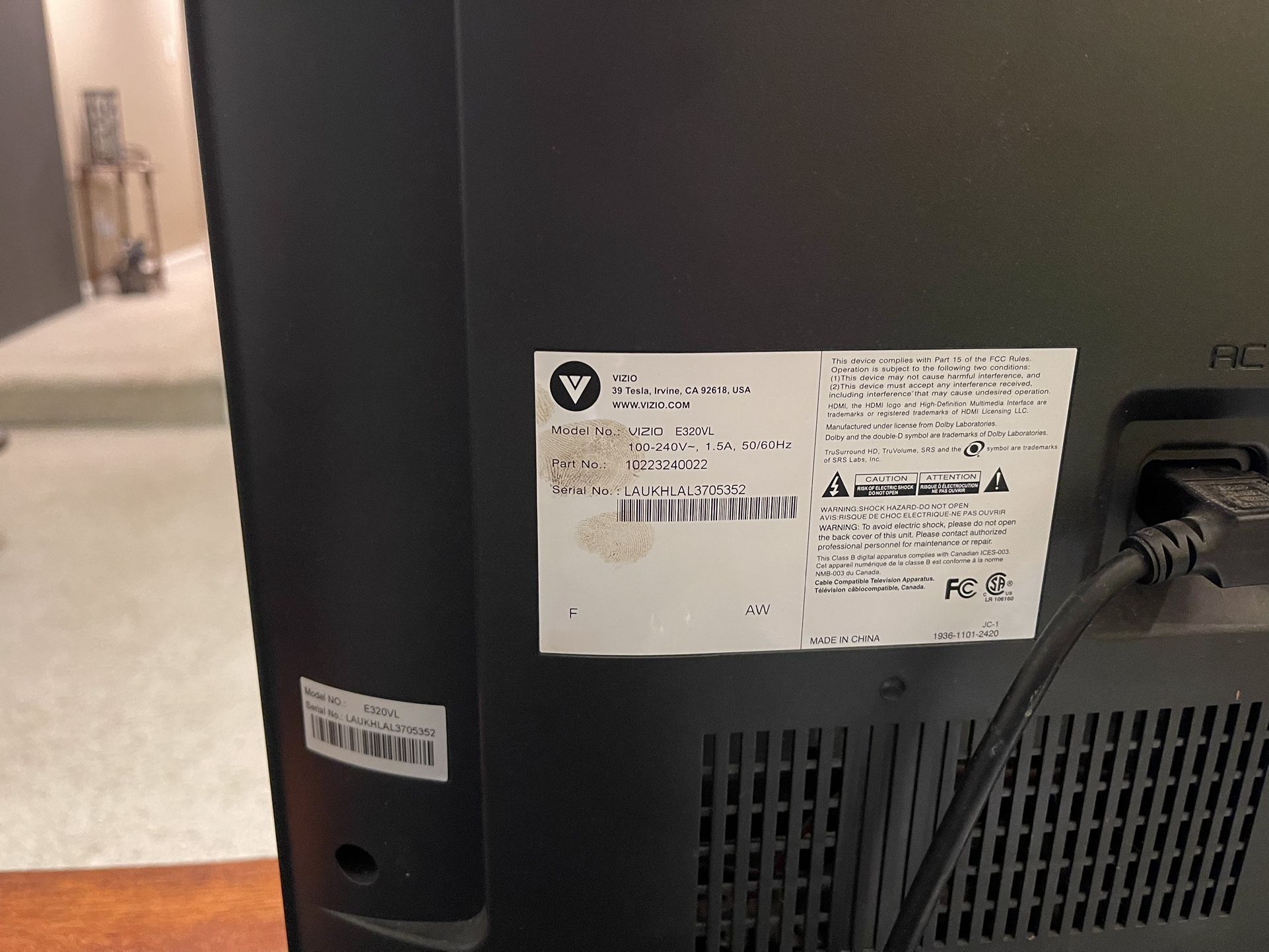 Vizio E320VL TV with Remote for Sale in Roseville, CA OfferUp