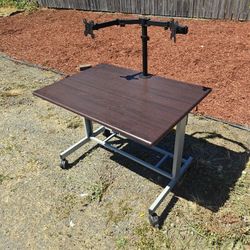 Free Dual Monitor Desk 