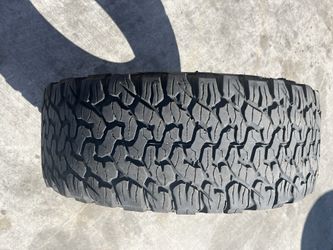 1 Only BF Goodrich KO2 305/65R18 Tire