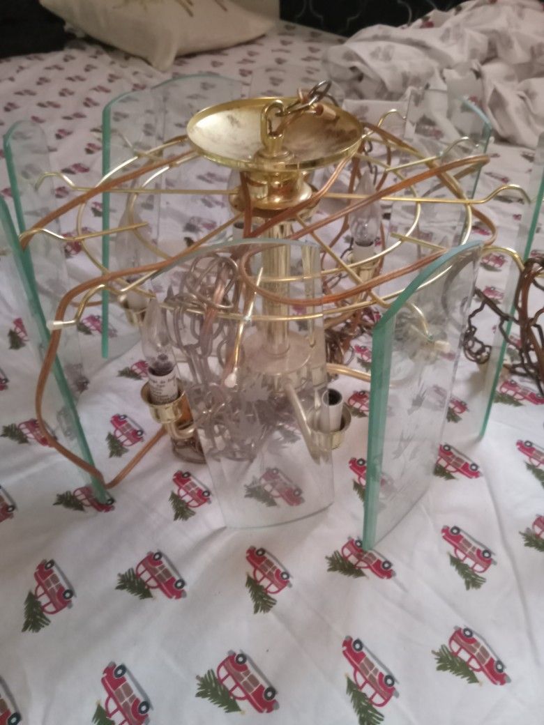 Beautiful Plug In Chandelier Missing One Glass Comes With Bulbs