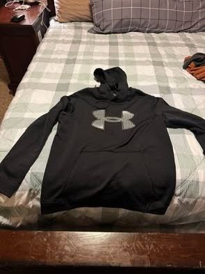Under Amour Sweatshirt