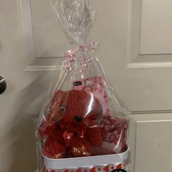 Valentines Day Basket $15