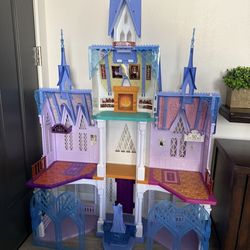 Disney Frozen Ultimate Arendelle Castle Playset