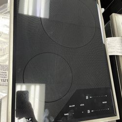 Induction Cooktop 15’wide 2 Burners WOLF, Brand New Glass Top 