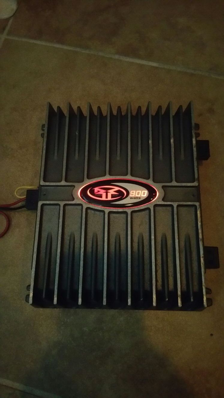 Rockford fosgate punch amp 900 watts 301s. $60