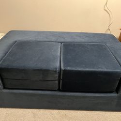 Convertible Sleeper Loveseat & Ottomans 