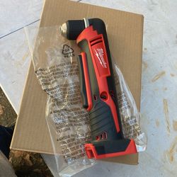 MILWAUKEE 3/8” RIGHT ANGLE DRILL 