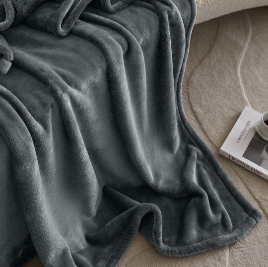 Royoliving Sherpa Throw Blanket Wrap In Warmth Brand New