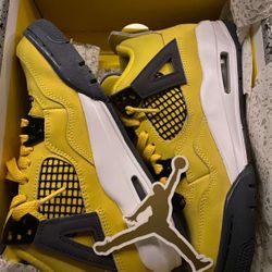 Jordan 4 Lightening Shoes