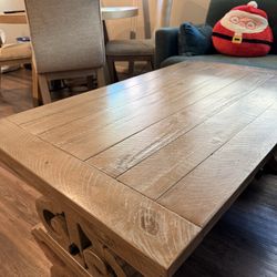 Coffee Table (Great Condition)