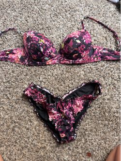 Victoria's Secret bombshell bathing suit bikini