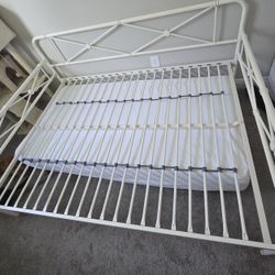 FULL SIZE DAYBED w TWIN TRUNDLE