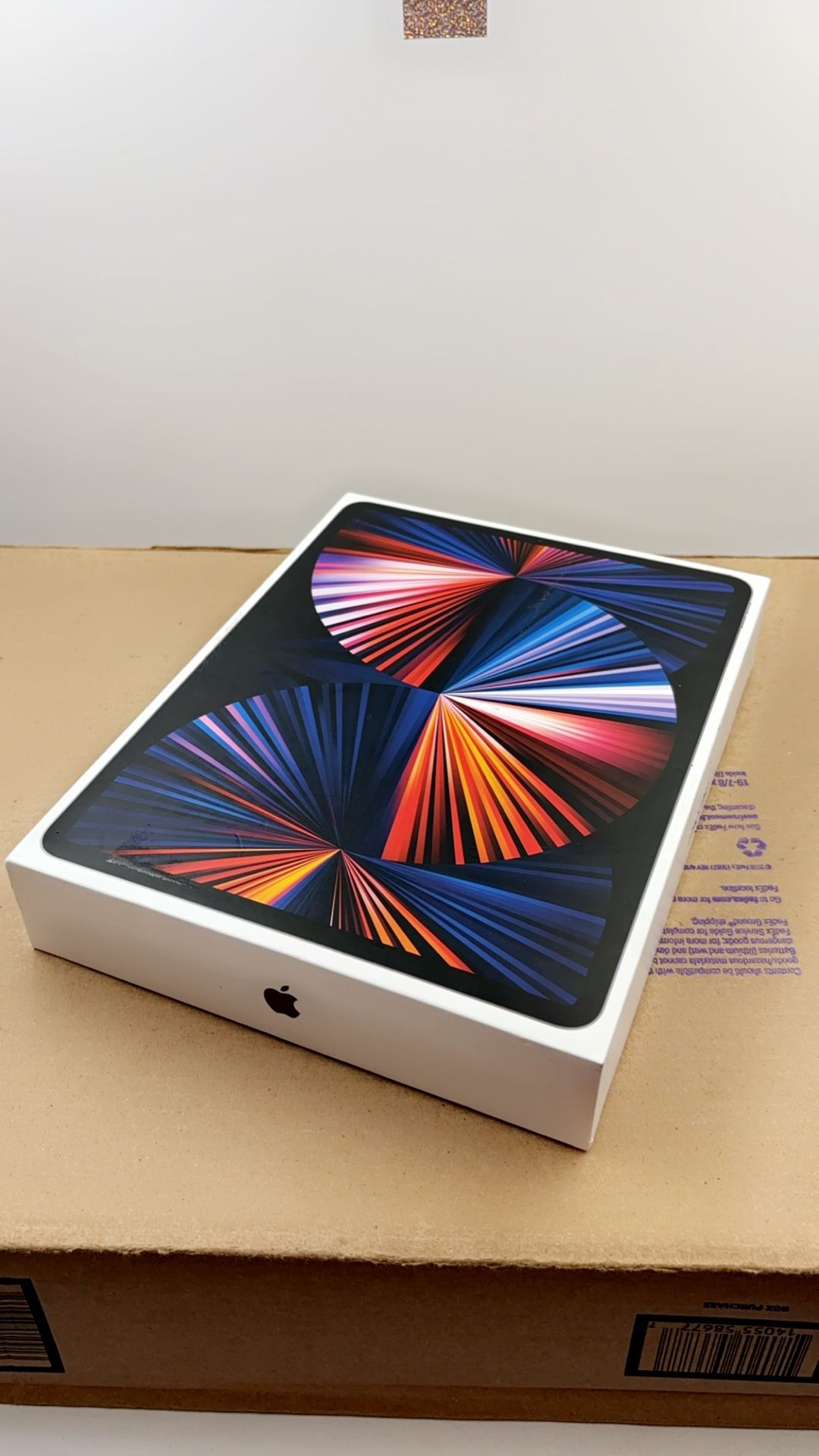  Apple iPad Pro (12.9") 5th Gen 128GB Silver Wi-Fi MHNG3LL/A (Latest Model)