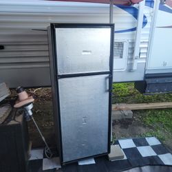 RV/ Trailer Refrigerator 