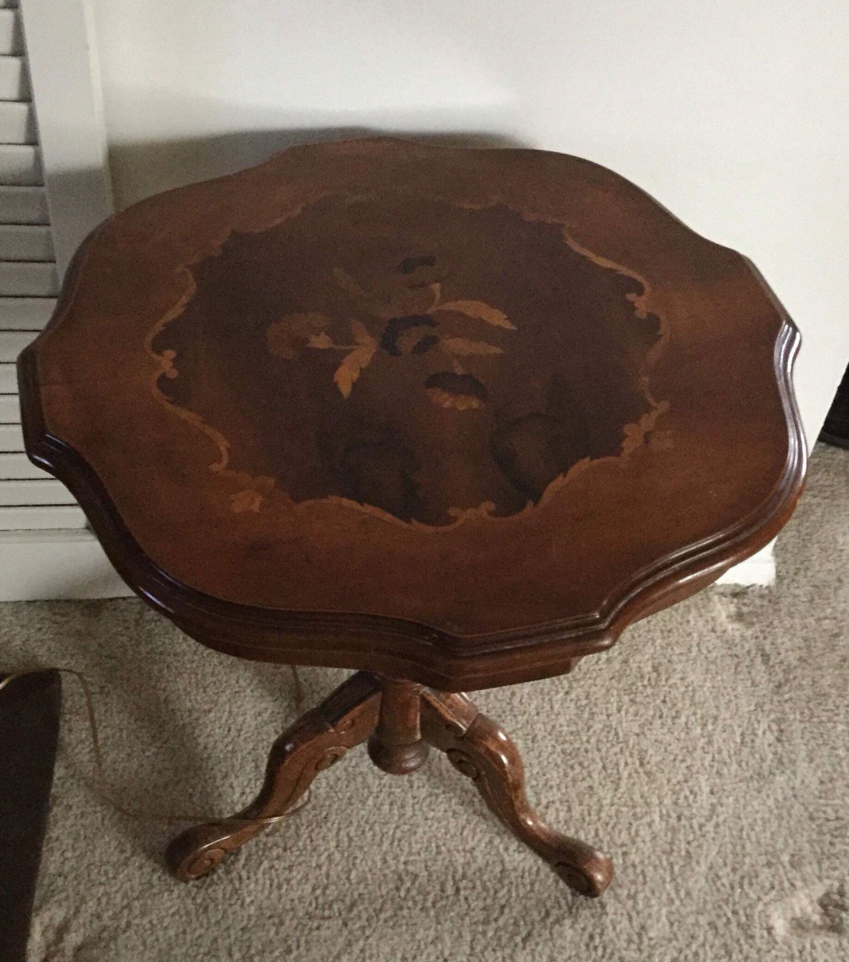 Small antique vase table