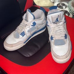 Air Jordan military blue 4s