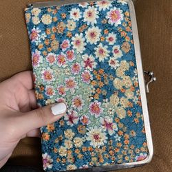 Gorgeous Floral Metal Clutch Wallet