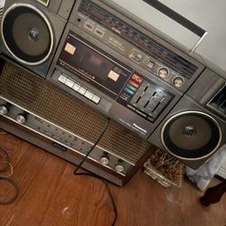 Old School Vintage Radios 3. 