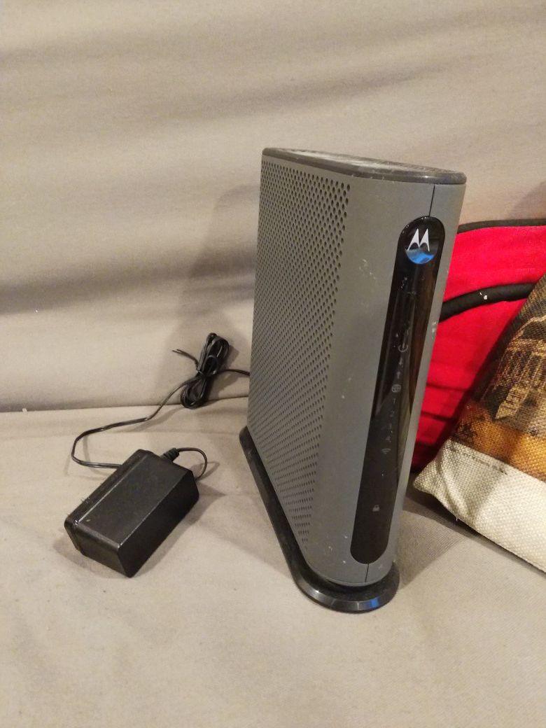 Motorola N450 Wireless Router and Modem Combo - Model MG7315