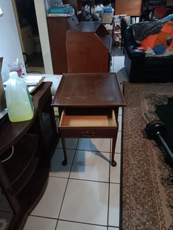 Pair Of End Tables With Drawer