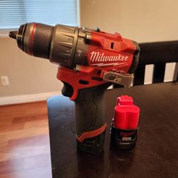 Milwaukee Fuel M12 Y Dos Baterias 2.0