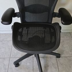 Herman Miller Aeron Fully Loaded Size B Chair (1 Available)