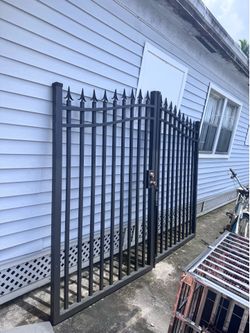 Gate