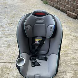 Graco Convertible Car seat 