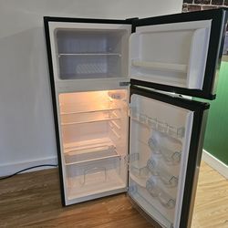 Compact Refrigerator