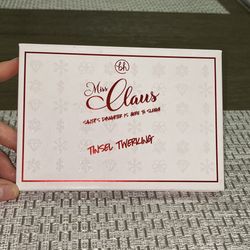 Bh Cosmetics Miss Claus Bronzer And Highlighter Palette 