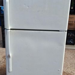 GE Refrigerator