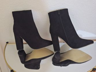 Blk suede like ankle boots sz 7