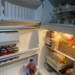 Refrigerator 