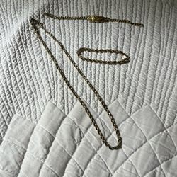 gold bracelet,chain