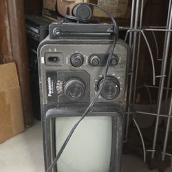 Vintage 1977 Panasonic TR-707 Solid State TV Portable VHF/UHF Battery Or AC/DC