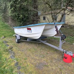 $700 OBO - 10’ Livingston Fishing Boat and Trailer