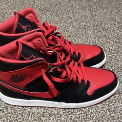 Men Jordan 1 Bred Mid Size 13 $100 