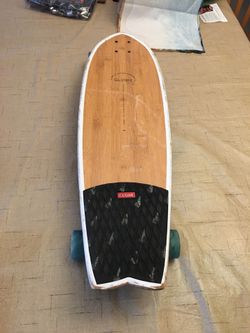 Globe Cruiser Chromantic Black/Pineapple/Bamboo Skateboard 9.5" x 33"33" x 9.5" x 22.25" WB, Mellow concave with kick tail, 6.0" Tensor Alloys trucks,