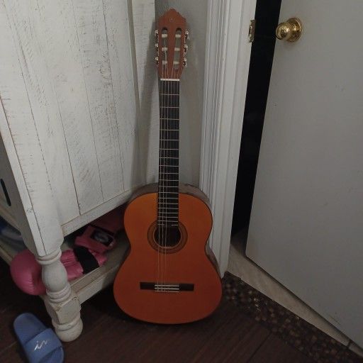 Yamaha CG102 Acoustic Guitar