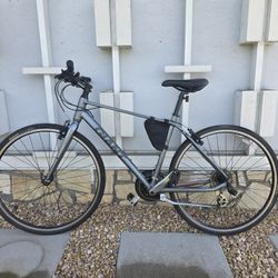 GIANT Escape Hybrid Bike Sz 3 Medium with New Chain/Derailleur