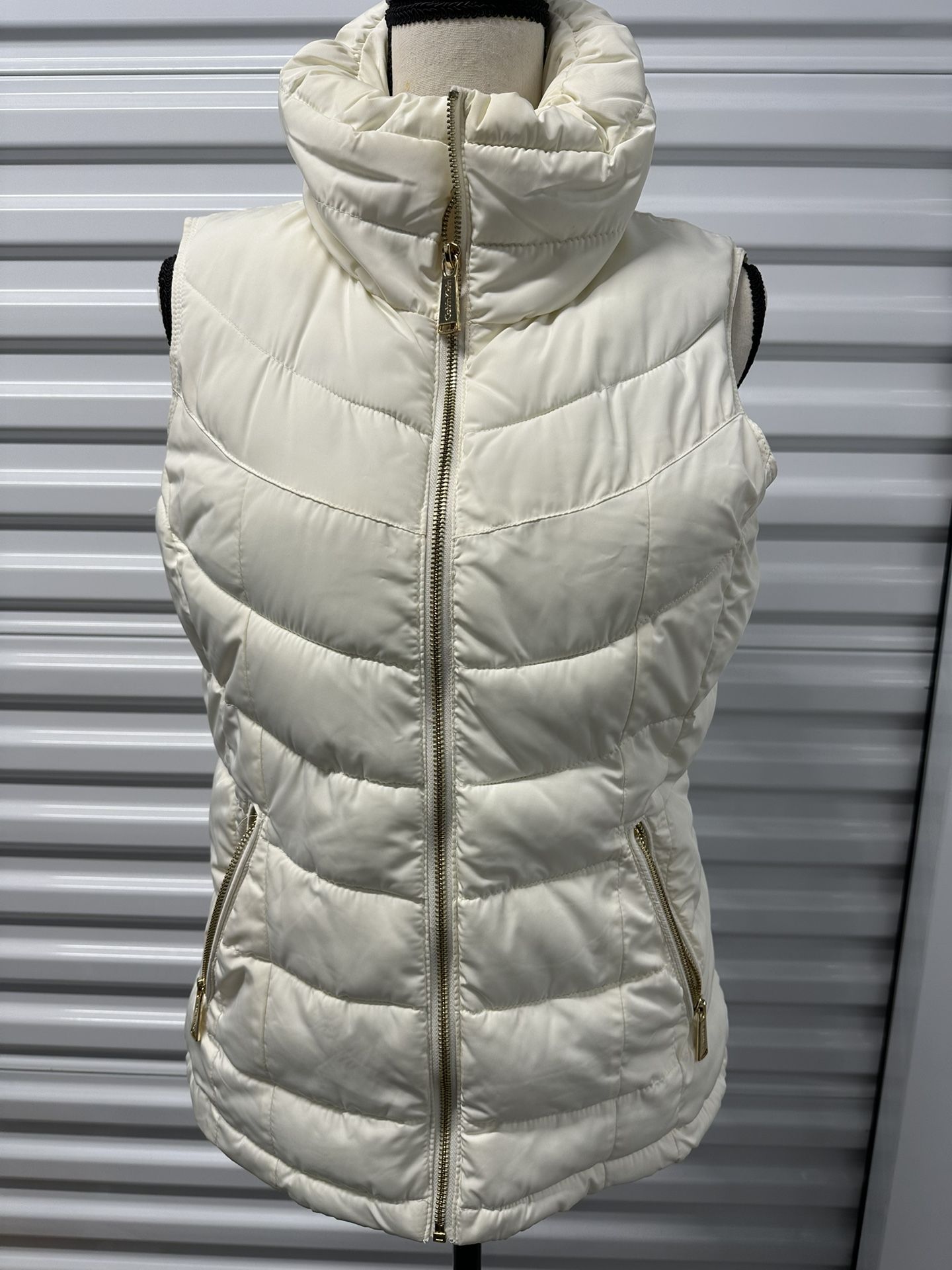 Women’s Calvin Klein Puffer Vest Color Cream Size S Used