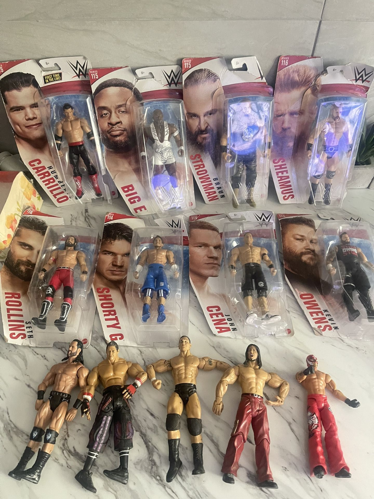WRESTLING FIGURES LOT