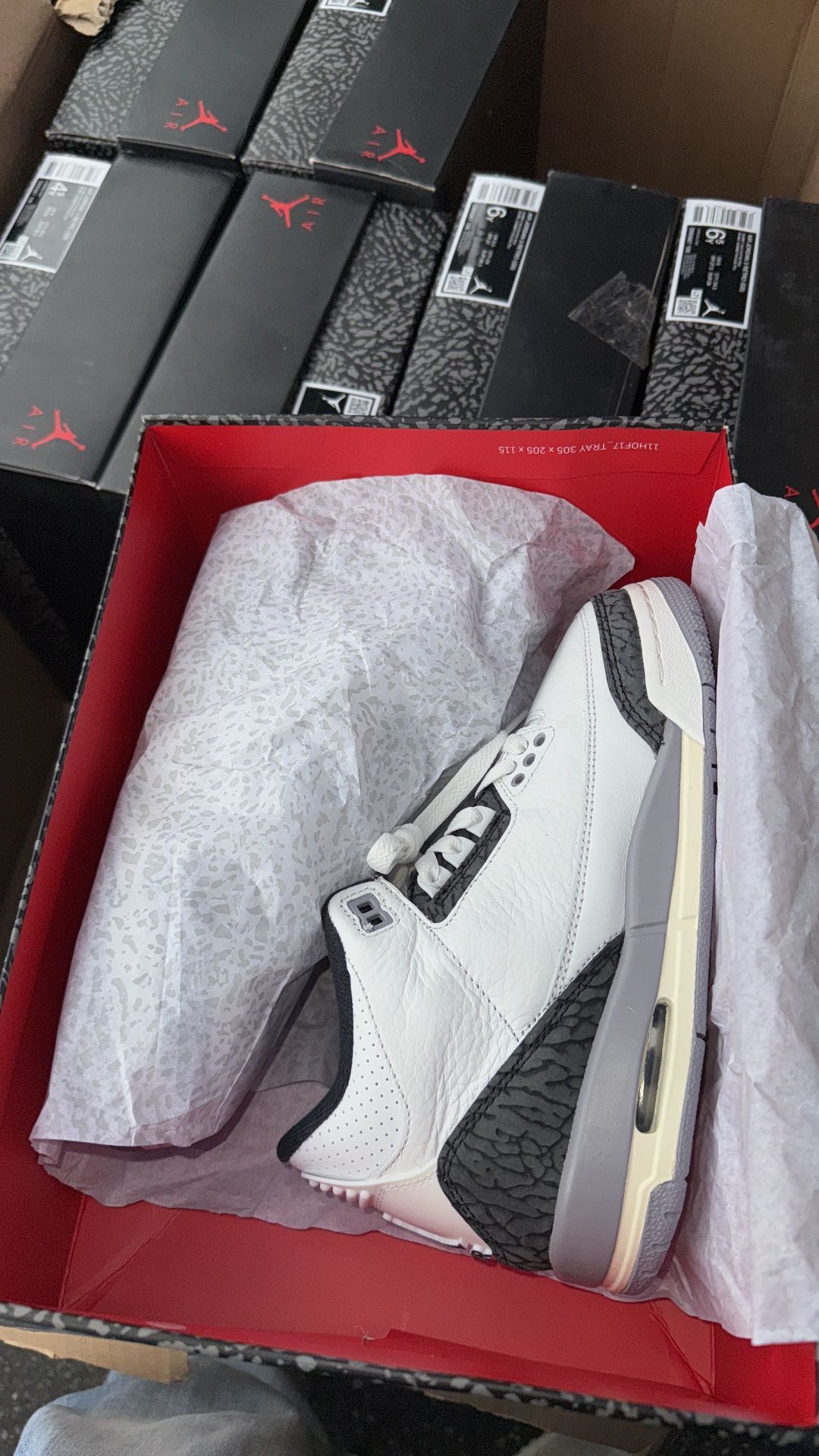 Jordan 3 retro.. Sizes Available..  Youth Sizes 4-7Y.. $190