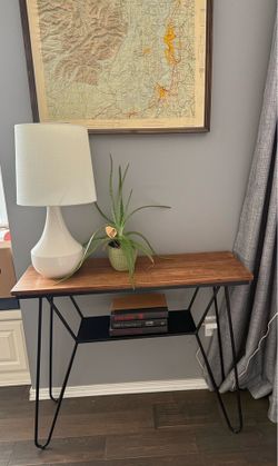 Console Table/Entry Table