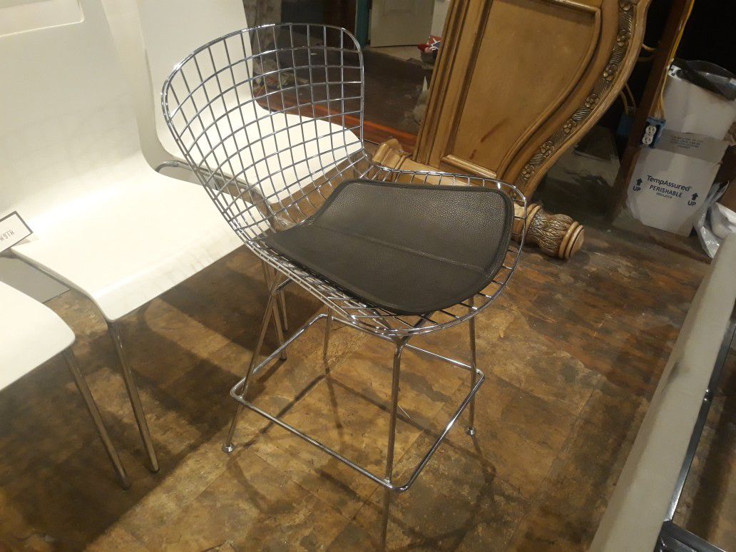 High Fashion Home Metal Bar Stool With Leather Pad Good Condition 
