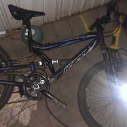 Hyper Bicycles 20" Shocker mountain bike